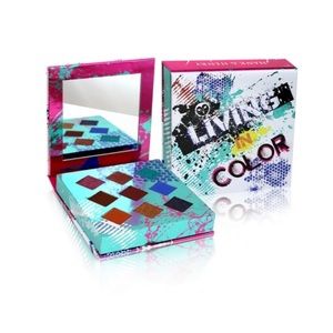 HP 🎊 living in color eyeshadow palette